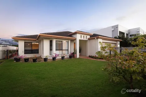 Property photo of 26 Rebholz Drive Benowa QLD 4217