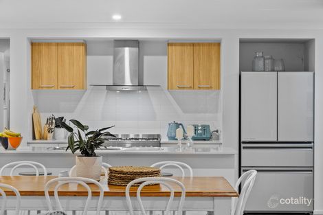 Property photo of 61 Iris Loop Armstrong Creek VIC 3217