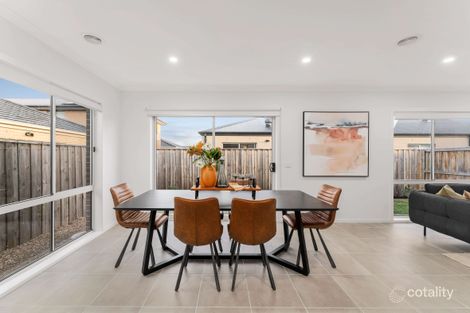 Property photo of 27 Wattlebird Street Beveridge VIC 3753
