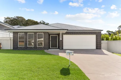 7 Adele Ave, Wadalba, NSW 2259
