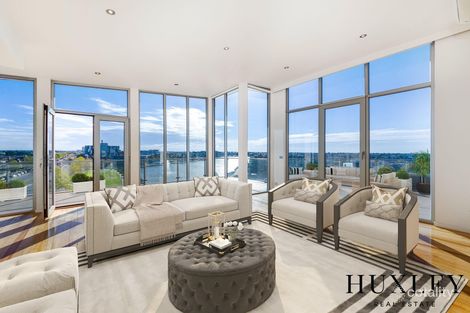 Property photo of 17/2 The Esplanade Caroline Springs VIC 3023