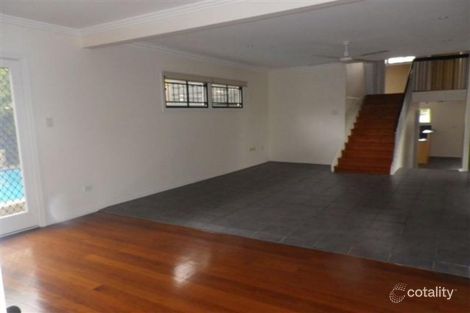 Property photo of 2 Banoon Drive Wynnum QLD 4178