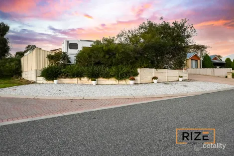 Property photo of 11 Carwoola Circle Carramar WA 6031