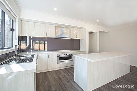 Property photo of 36 Stockport Crescent Thornhill Park VIC 3335