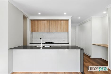 33 Fleurieu Cct, Armstrong Creek, VIC 3217