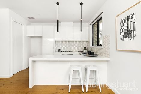 Property photo of 2/26 Greendale Road Doncaster East VIC 3109