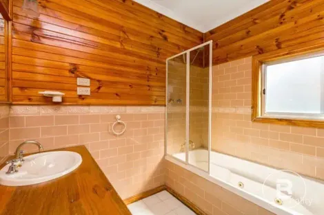 Property photo of 18 Labilliere Street Maddingley VIC 3340