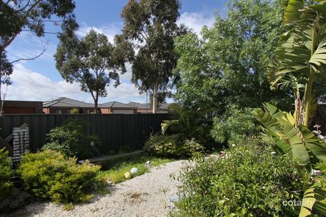 Property photo of 10 Manifera Close Manor Lakes VIC 3024