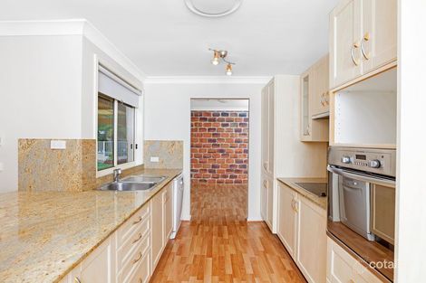 Property photo of 8 Anchorage Circle Summerland Point NSW 2259
