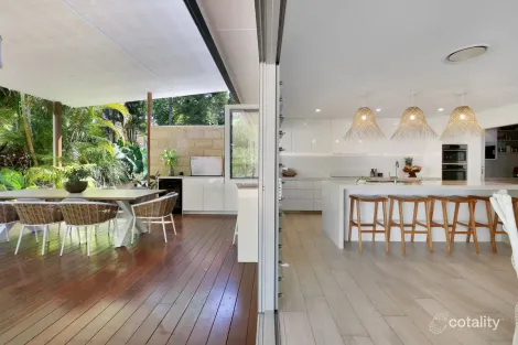 4 Evergreen Dr, Elanora, QLD 4221