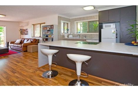 Property photo of 2/70 Jellicoe Street Coorparoo QLD 4151