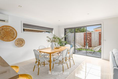 5b Helmer Cres, Thomson, VIC 3219