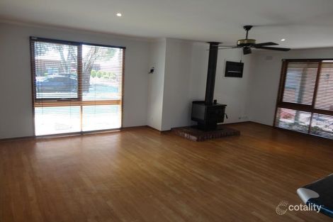 Property photo of 7 Wanganui Court Taylors Lakes VIC 3038