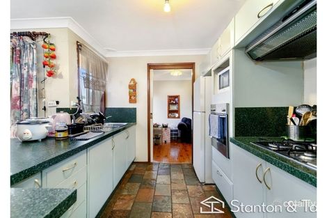 Property photo of 8 Peppermint Crescent Kingswood NSW 2747