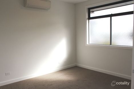 Property photo of 2/12 Cook Road Mitcham VIC 3132