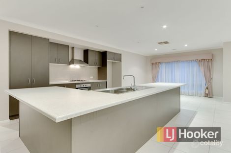 Property photo of 21 Sagan Drive Cranbourne North VIC 3977