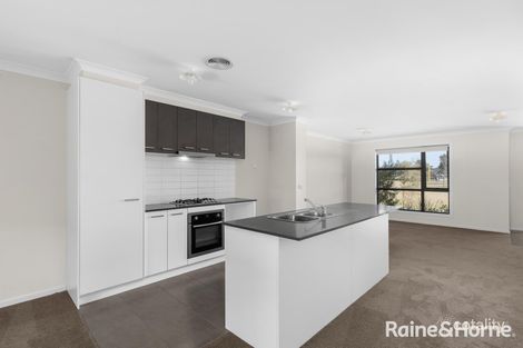 Property photo of 9 Dovetail Walk Tarneit VIC 3029