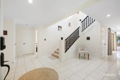 Property photo of 29 Charolais Crescent Benowa QLD 4217