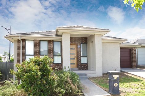 Property photo of 15 Alinta Promenade Jordan Springs NSW 2747