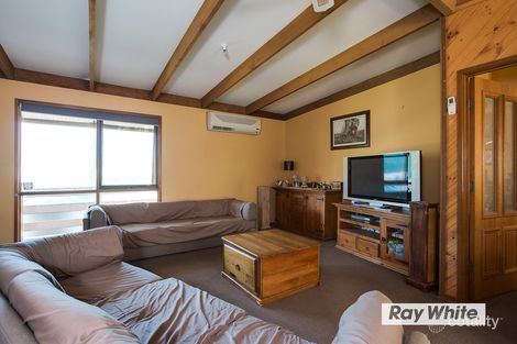 Property photo of 19 Hillview Avenue Rye VIC 3941