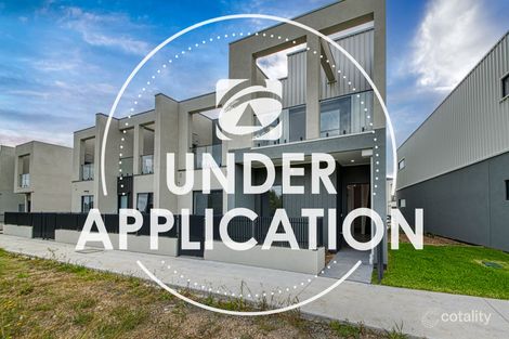 Property photo of 37 Travertine Loop Berwick VIC 3806