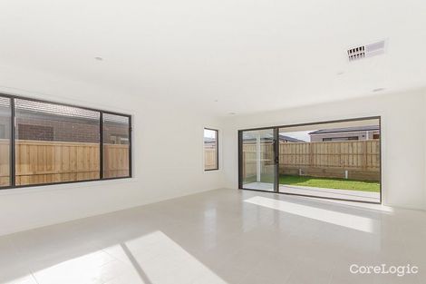 Property photo of 44 Luxor Drive Fraser Rise VIC 3336