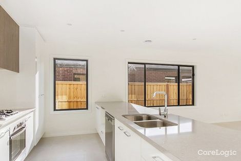 Property photo of 44 Luxor Drive Fraser Rise VIC 3336