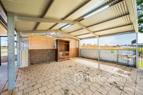 Property photo of 225 Stewart Road Red Cliffs VIC 3496