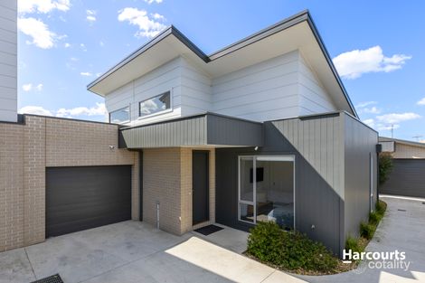 Property photo of 2/123 Vines Road Hamlyn Heights VIC 3215