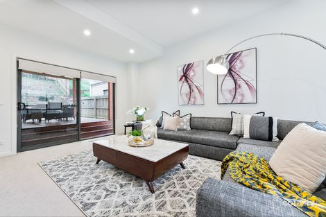 Property photo of 14 Ochre Place Mount Waverley VIC 3149