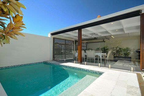 Property photo of 2/24 Cronulla Avenue Mermaid Beach QLD 4218