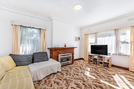 Property photo of 39 Henna Street Warrnambool VIC 3280