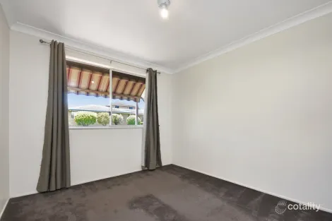 Property photo of 3 Kurrajong Street Flinders View QLD 4305