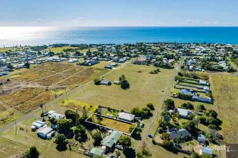 42 Hansen St, Burnett Heads, QLD 4670