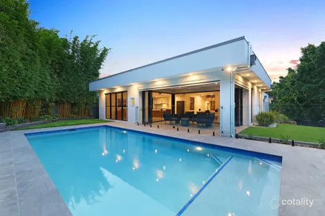 Property photo of 3020 Hillside Hope Island QLD 4212