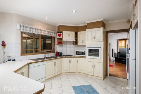 Property photo of 15 Franks Way Cranbourne North VIC 3977