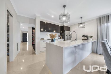 Property photo of 10 Abundance Circuit Clyde VIC 3978