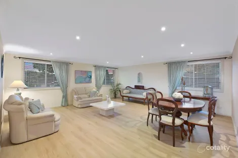 Property photo of 28 Tallowood Crescent Erina NSW 2250