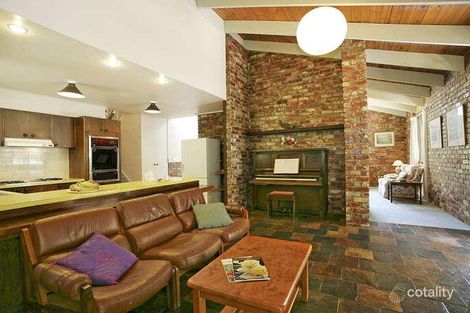 Property photo of 16 Adecroft Court Eltham VIC 3095