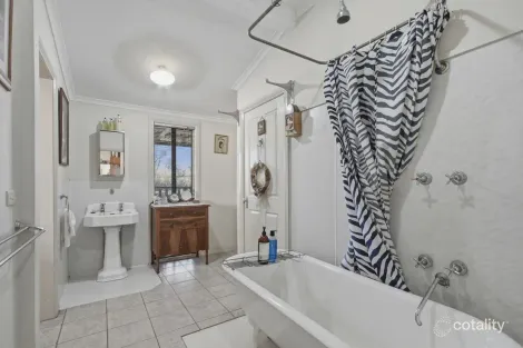 Property photo of 16 Centella Lane Longford VIC 3851