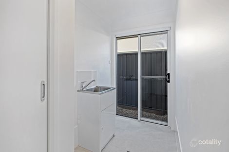 Property photo of 33 Violet Circuit Dubbo NSW 2830