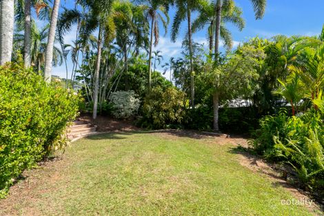 Property photo of 27 Summerhill Drive Mooroobool QLD 4870