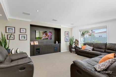 Property photo of 17 Deborah Avenue Benowa QLD 4217