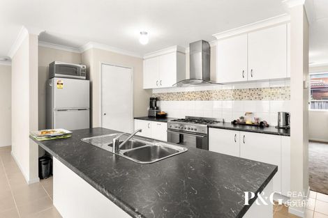 Property photo of 19 Champagne Grove Narre Warren South VIC 3805