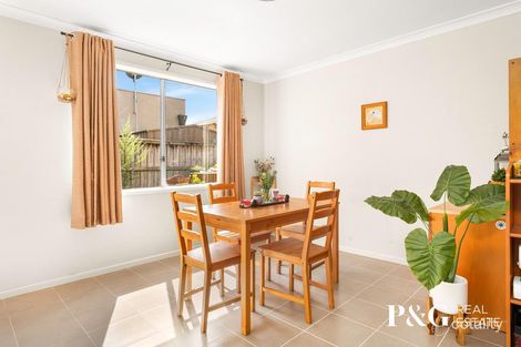 Property photo of 19 Champagne Grove Narre Warren South VIC 3805