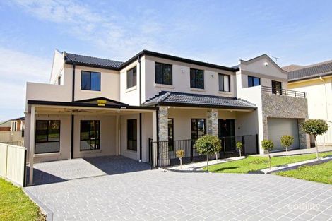 Property photo of 16 Elyard Circuit West Hoxton NSW 2171