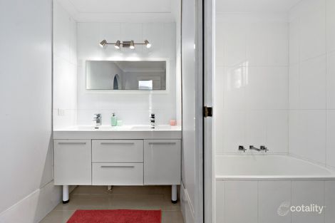 Property photo of 21 Woodland Road St Helens Park NSW 2560