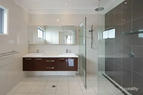 Property photo of 10 Newcastle Street Fairfield QLD 4103