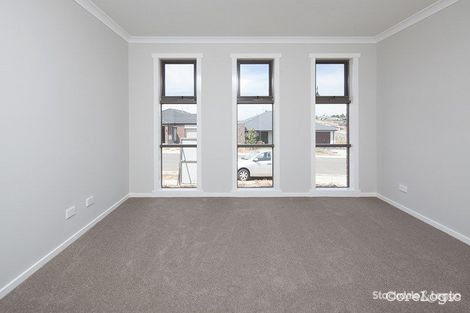 Property photo of 36 Meadowlea Crescent Pakenham VIC 3810