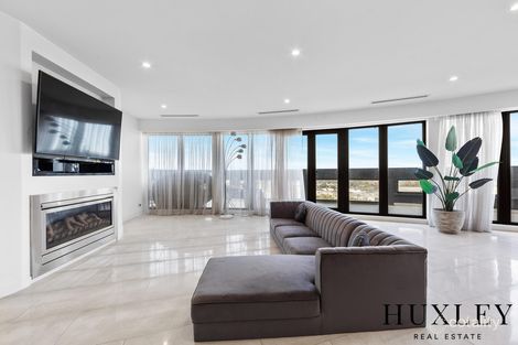 Property photo of 37/1 Woodward Way Caroline Springs VIC 3023